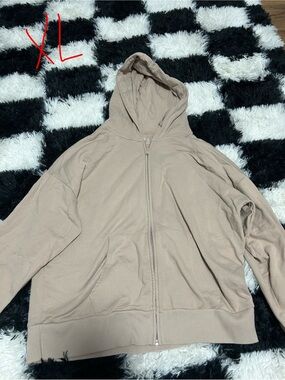 Time and Tru Beige Zip-Up Hoodie